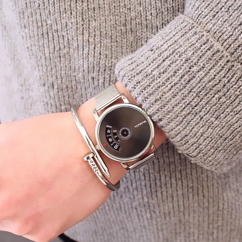 "The Memory" Ladies Watch Turntable in Black